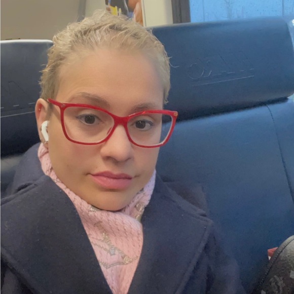 Meet your Posher, Joselyn - Picture 1 of 1